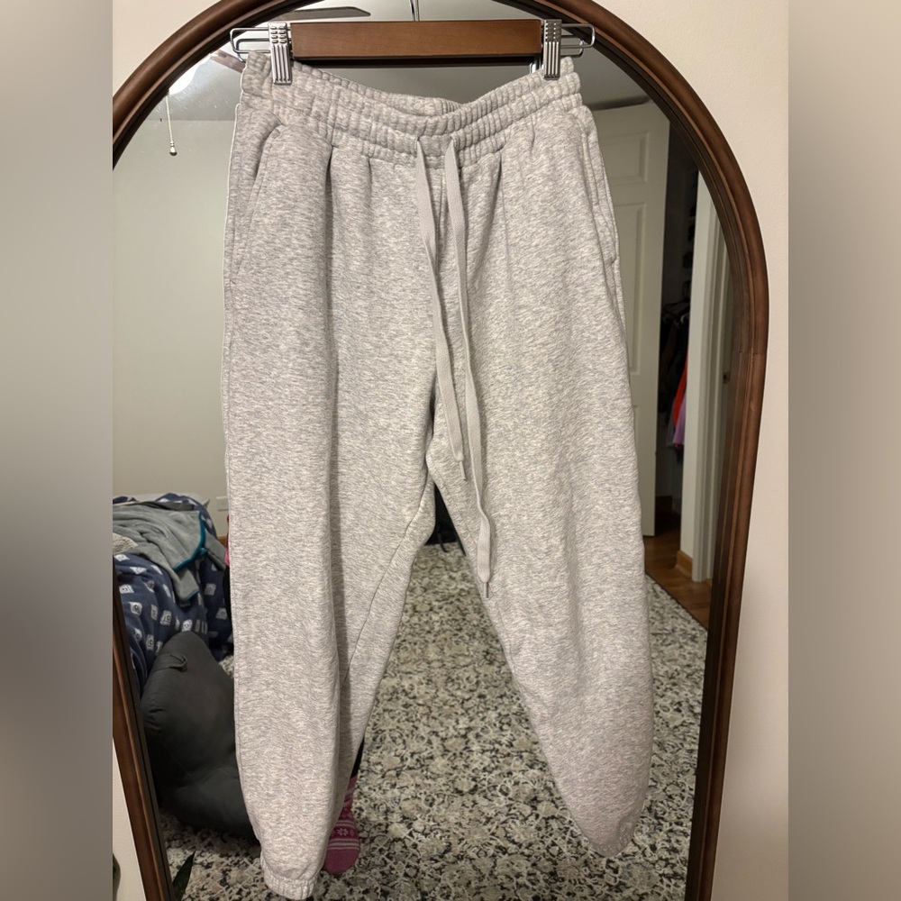 Fabletics// Sweatpants